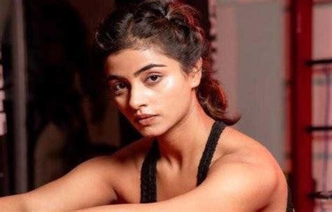 bhoomika vasishth|Bhoomika Vasishth (MTV Roadies 19) Wiki, Weight,。